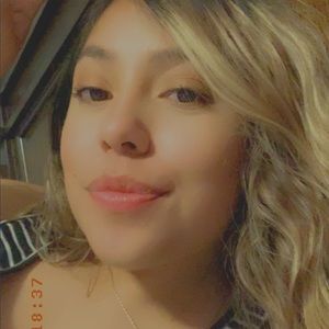 Meet your Posher, Alma